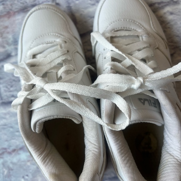 Fila Womens Classico 18 5CM00152-156 White Casual Shoes Sneakers Size 6 unisex - Picture 8 of 11